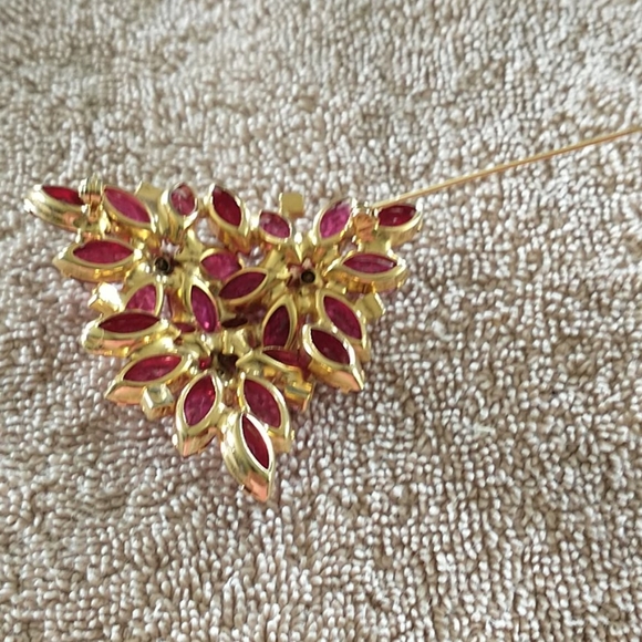 Brooch - Picture 3 of 4